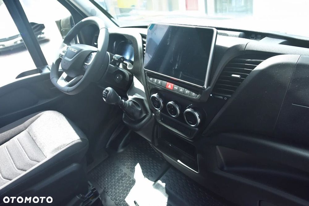 Iveco Daily Autolaweta 35S18H 180KM MT6 - 25