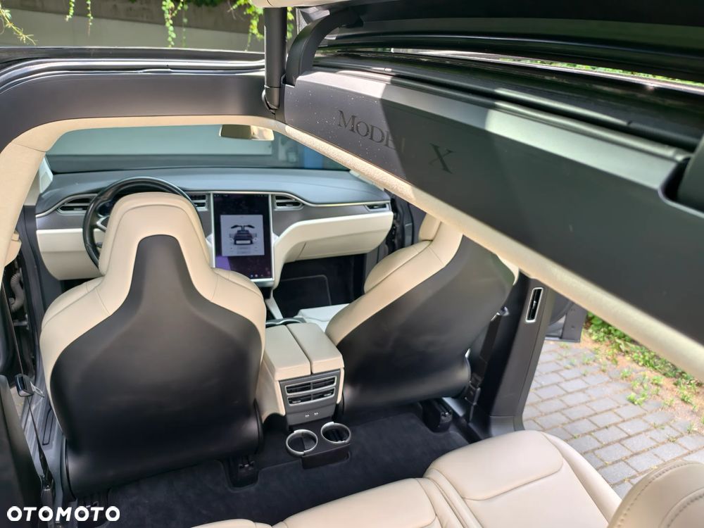 Tesla Model X Long Range Plus - 24