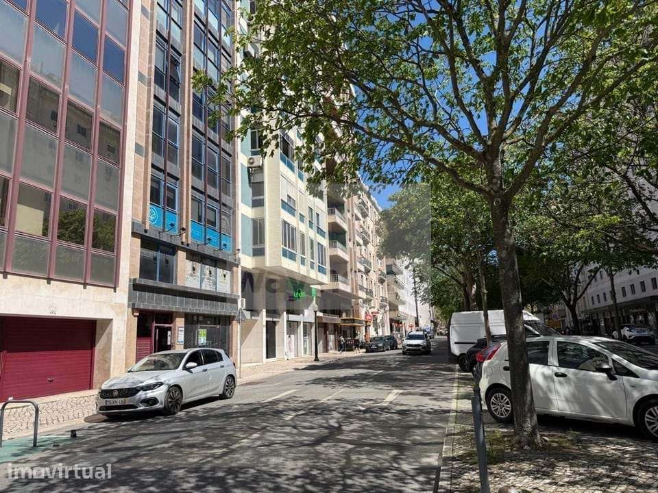 Arrendamento | Escritório | Remodelado | Av. António Serpa | Lisboa - Grande imagem: 2/21