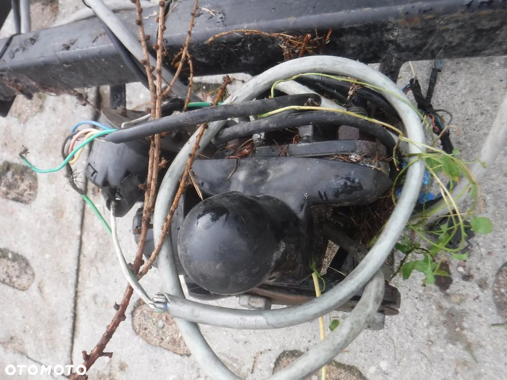 Opel Astra H hak holowniczy - 2