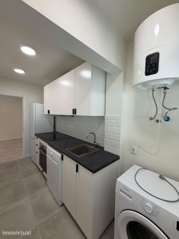 Apartamento T1 Totalmente Remodelado a Estrear no Feijó - Grande imagem: 4/10
