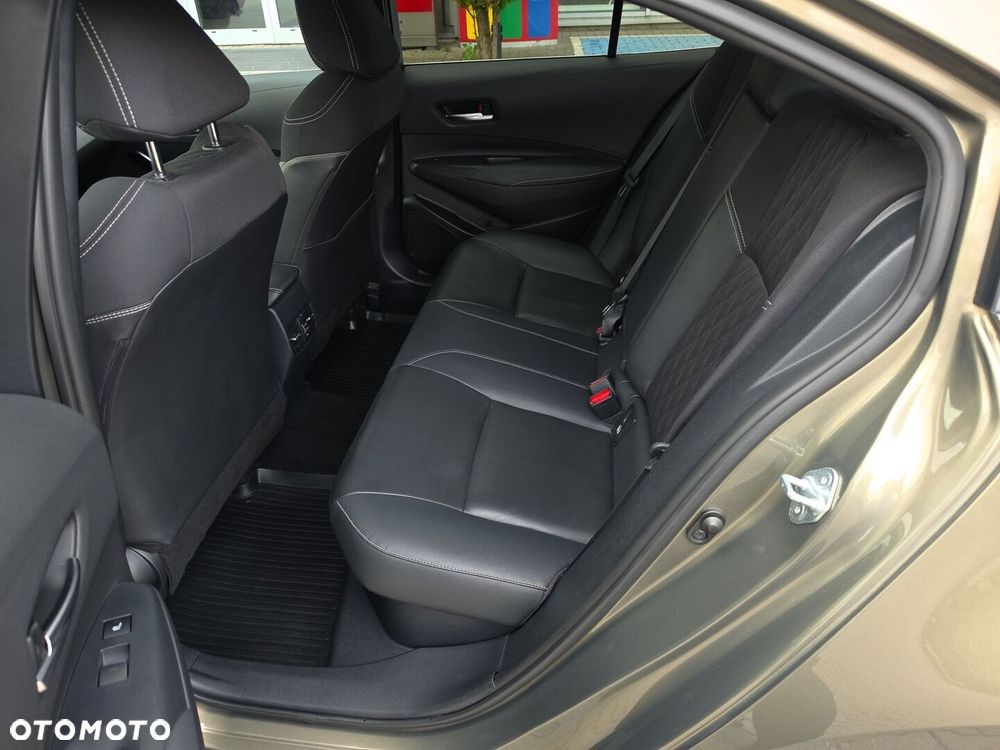 Toyota Corolla 1.8 Hybrid Executive - 14