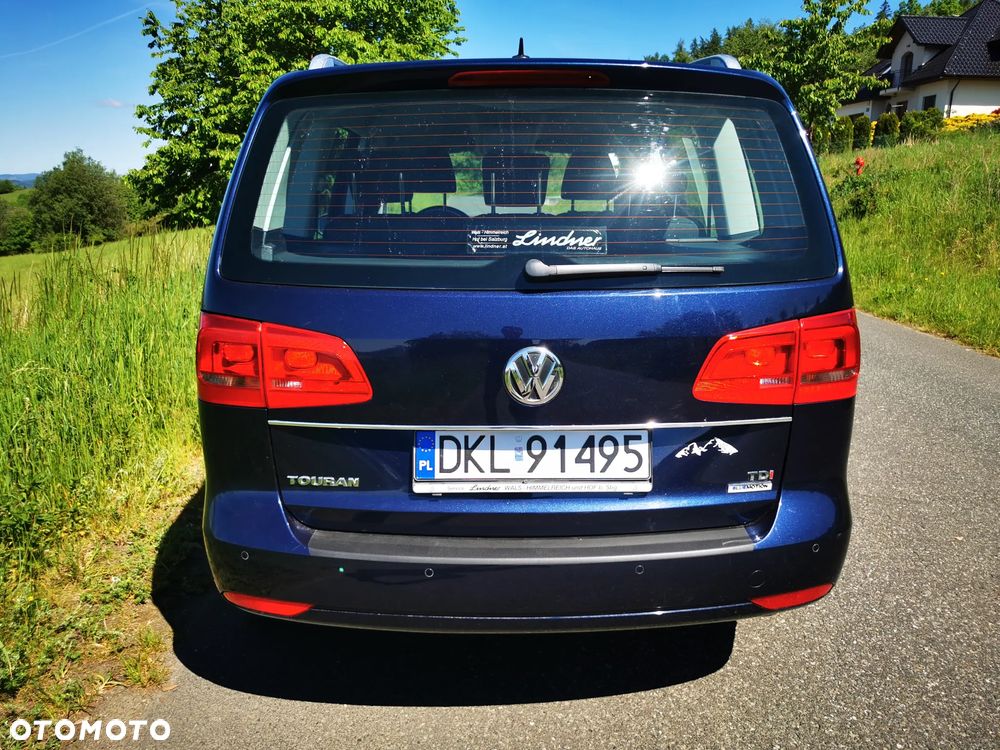 Volkswagen Touran - 12