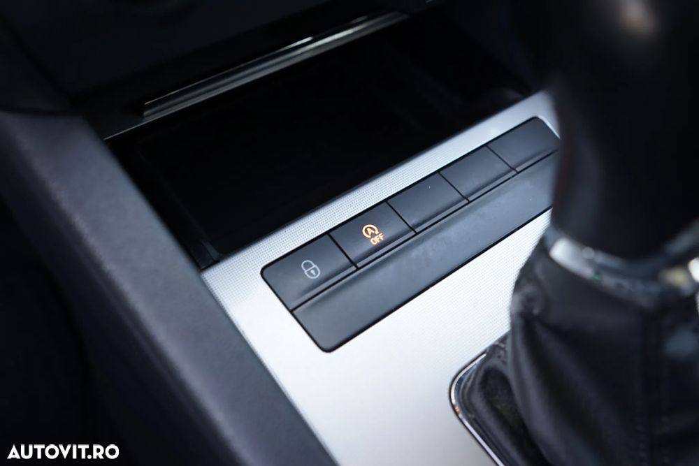 Skoda Octavia 2.0 TDI AMBITION DSG - 19