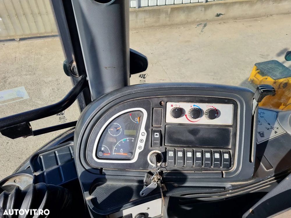 JCB 3CX - 12