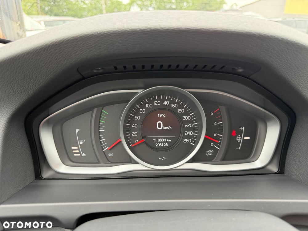 Volvo V60 D2 Summum - 16