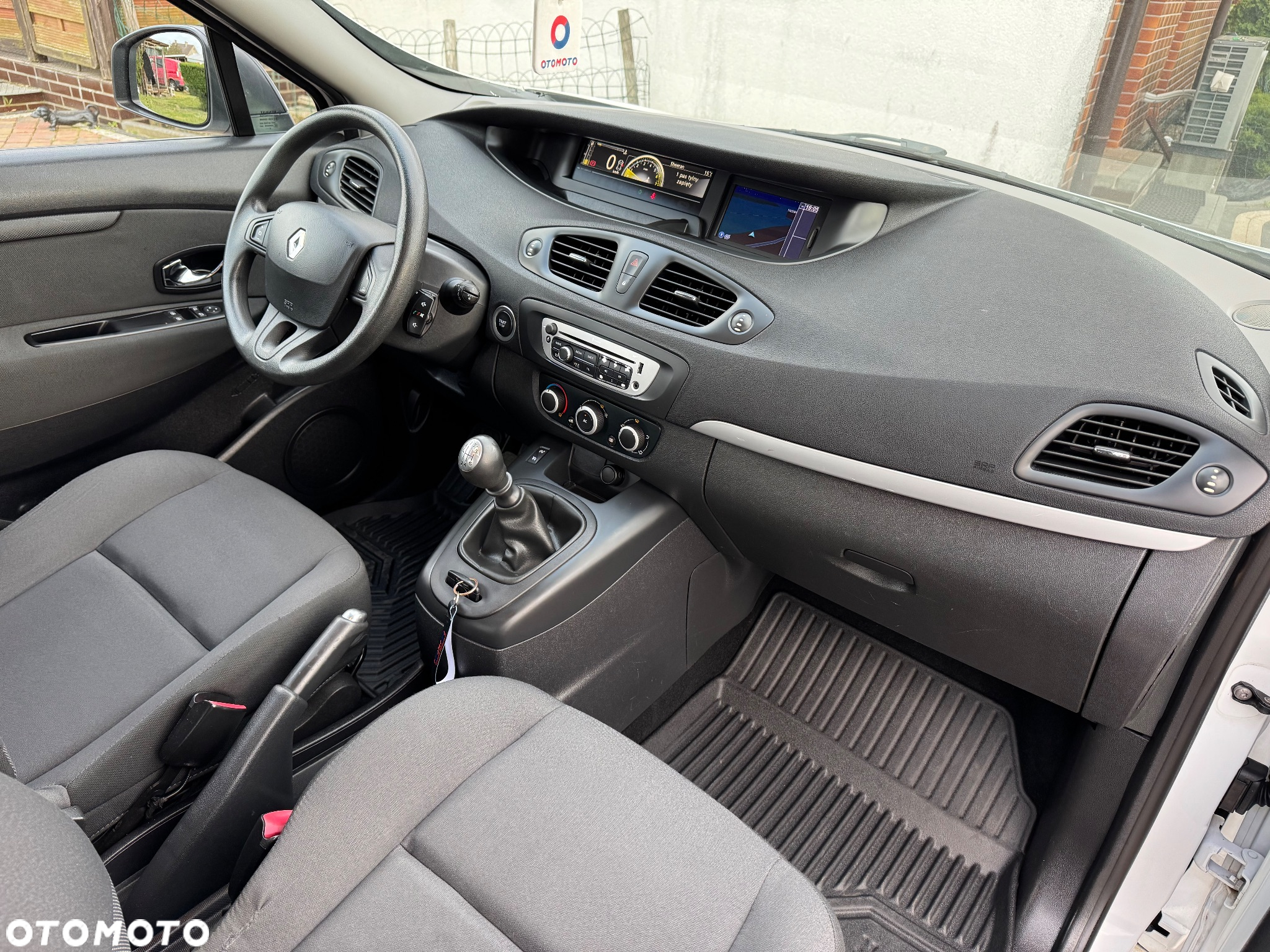 Renault Scenic - 26