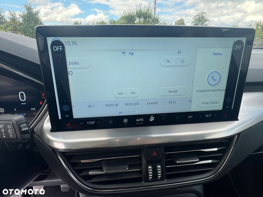 Ford Focus 1.0 EcoBoost Titanium X - 33