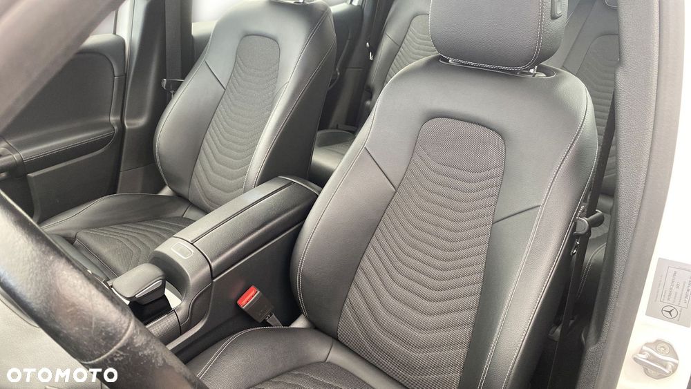 Mercedes-Benz GLB 200 d 8G-DCT - 11