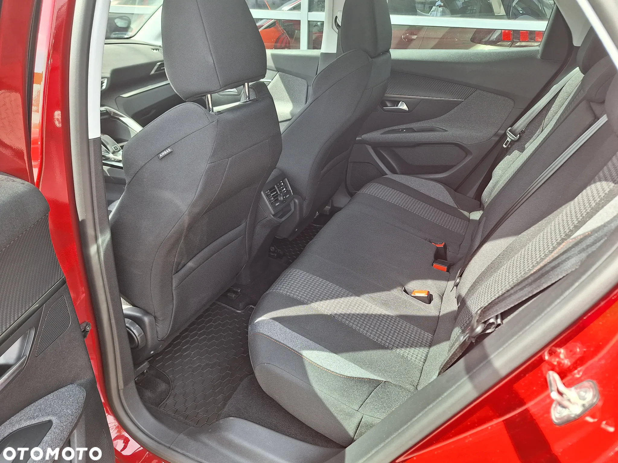 Peugeot 3008 1.2 PureTech GPF Active S&S EAT8 - 6