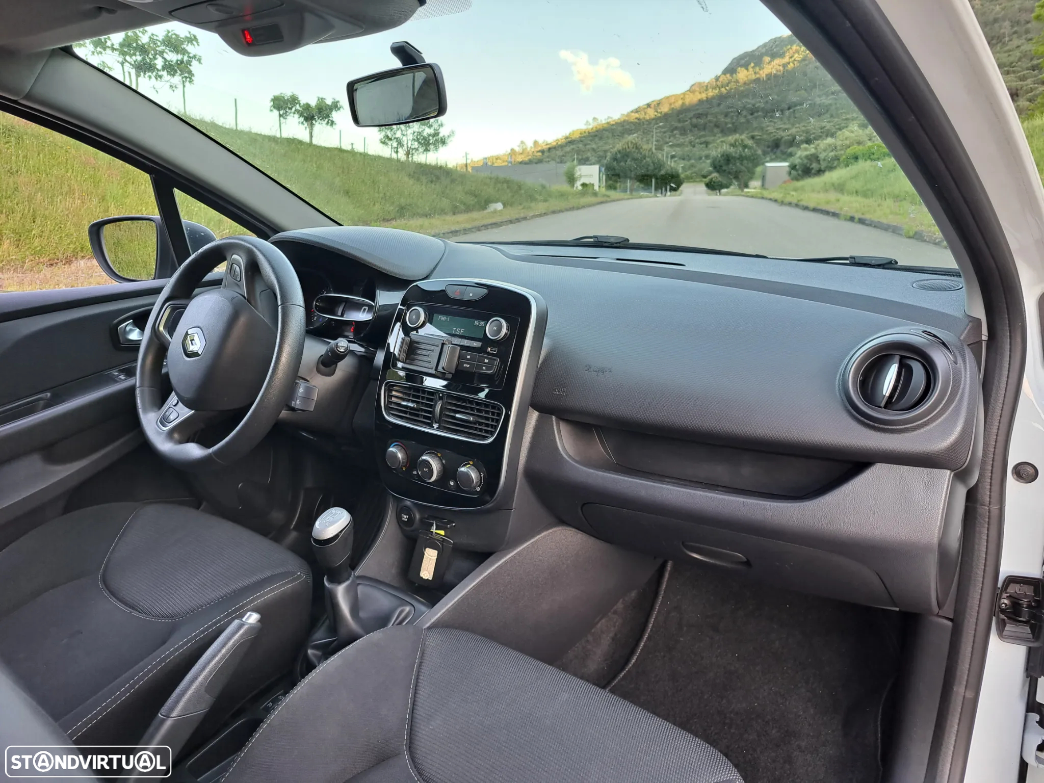 Renault CLIO - 14