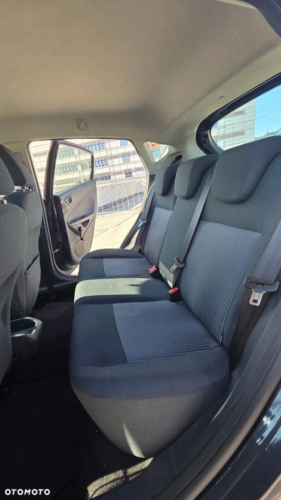 Ford Fiesta 1.25 Ambiente EU5 - 6