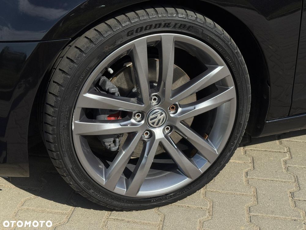 Volkswagen Golf 2.0 TDI DPF Highline - 27