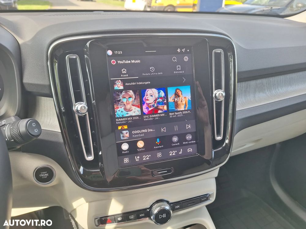 Volvo XC 40 B3 AT FWD MHEV Plus Dark - 31