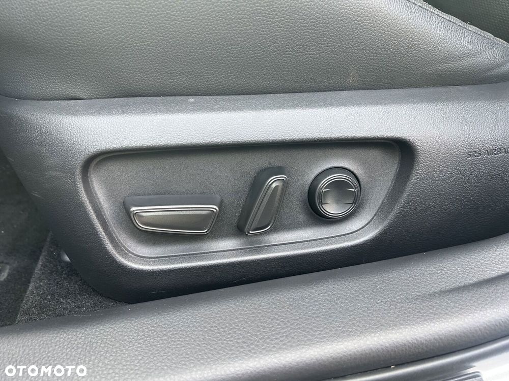 Toyota Camry - 16