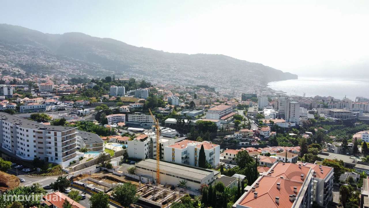 Apartamento T2 na Ilha da Madeira com Vista Mar e Baía do Funchal - Grande imagem: 2/29