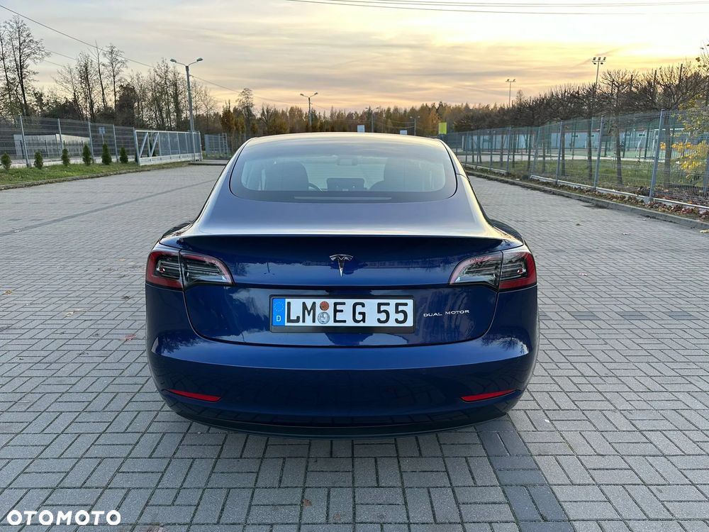 Tesla Model 3 - 10