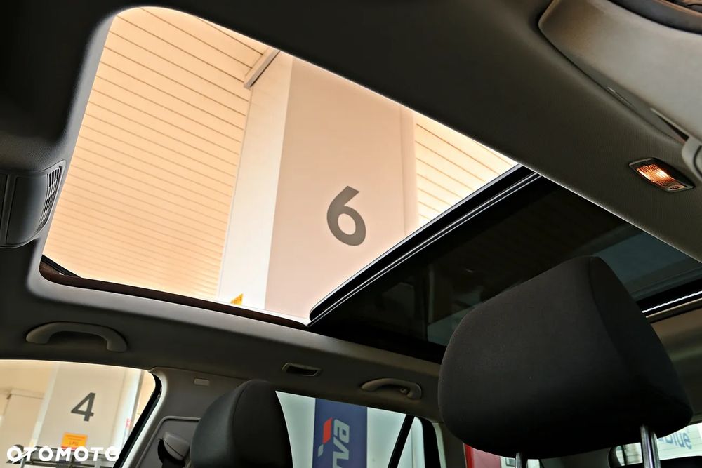 Volkswagen Golf 2.0 TDI Highline - 34