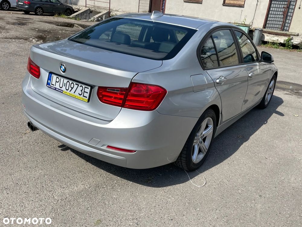 BMW Seria 3 328i xDrive - 6