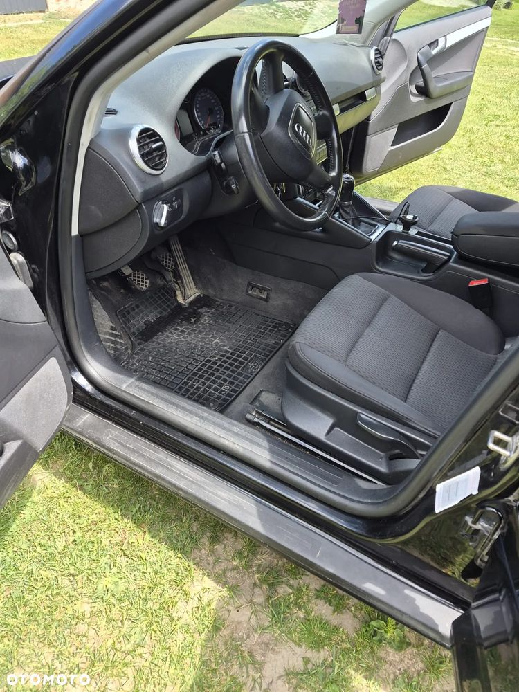 Audi A3 Sportback 1.6 TDI DPF Ambiente - 11