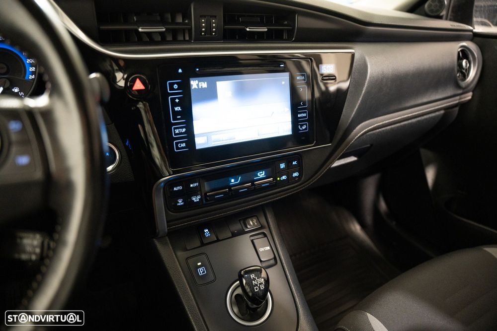 Toyota Auris Touring Sports - 11