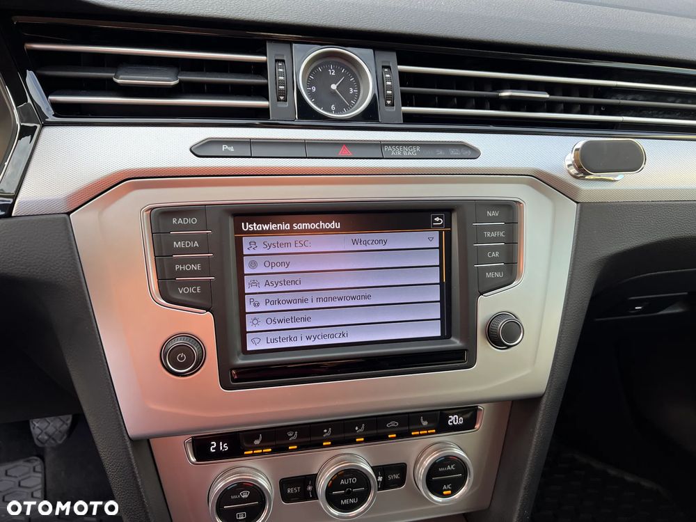 Volkswagen Passat - 14