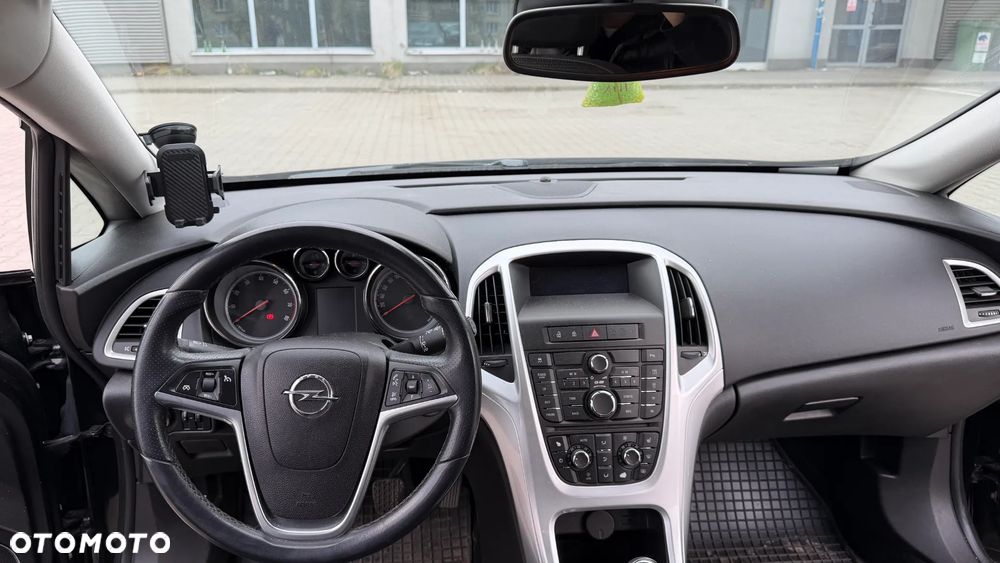 Opel Astra 1.6 Turbo - 10