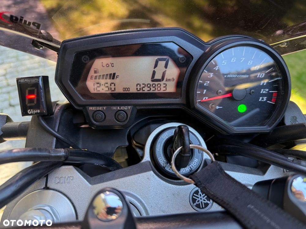 Yamaha FZ - 17