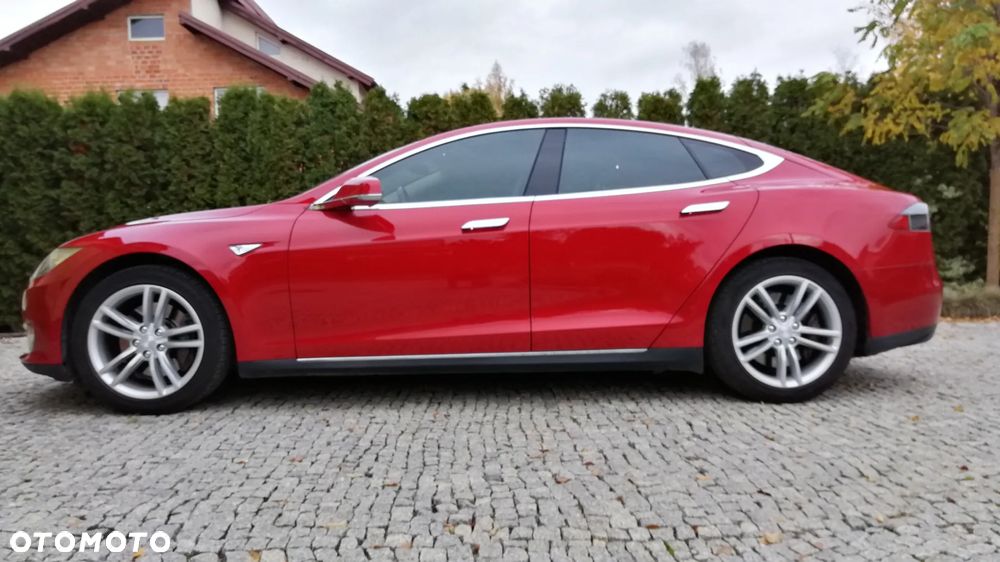 Tesla Model S 85 - 5