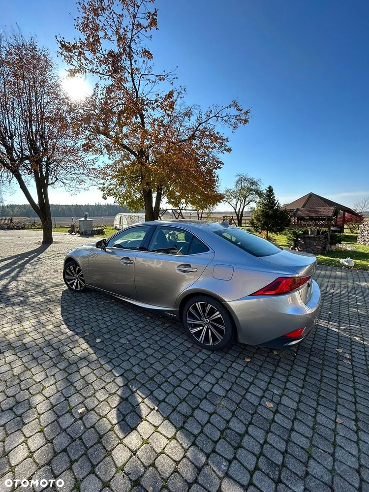 Lexus IS 300h Executive Line - 22