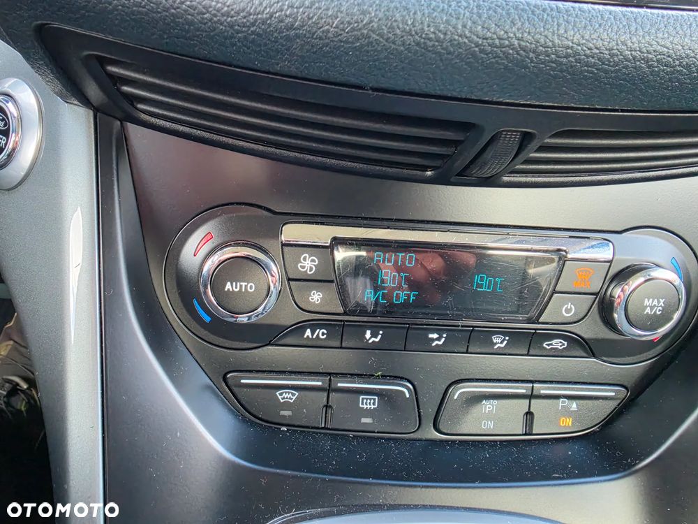 Ford Grand C-MAX - 32