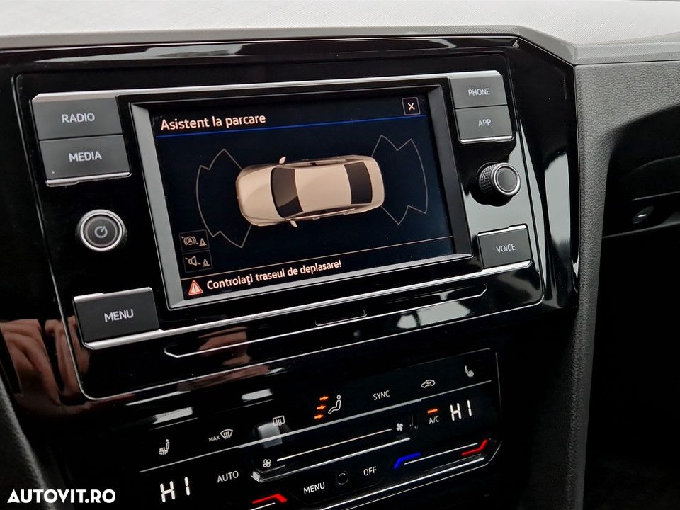 Volkswagen Passat 2.0 TDI DSG Comfortline - 24