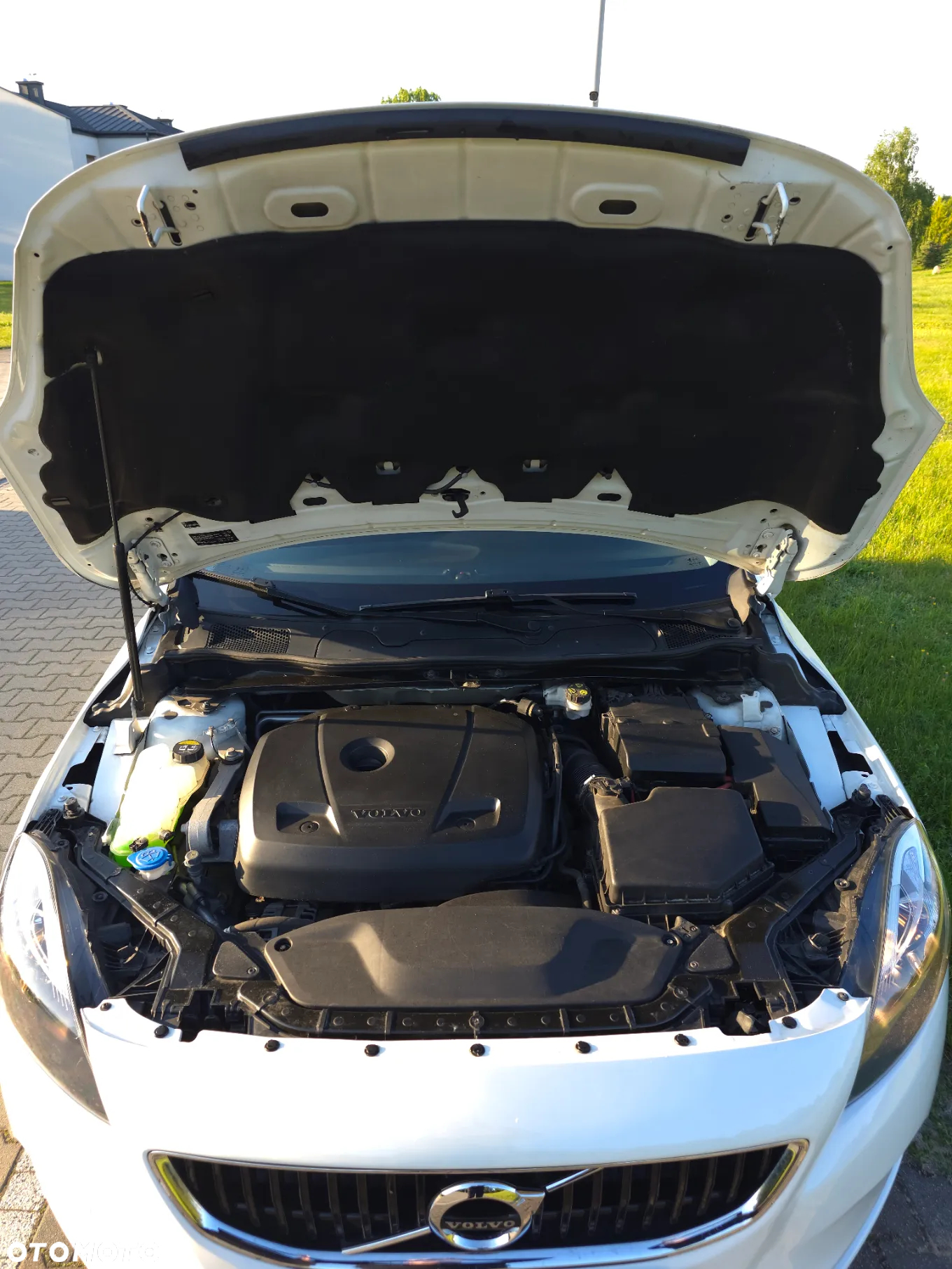 Volvo V40 T3 Drive-E Momentum - 16