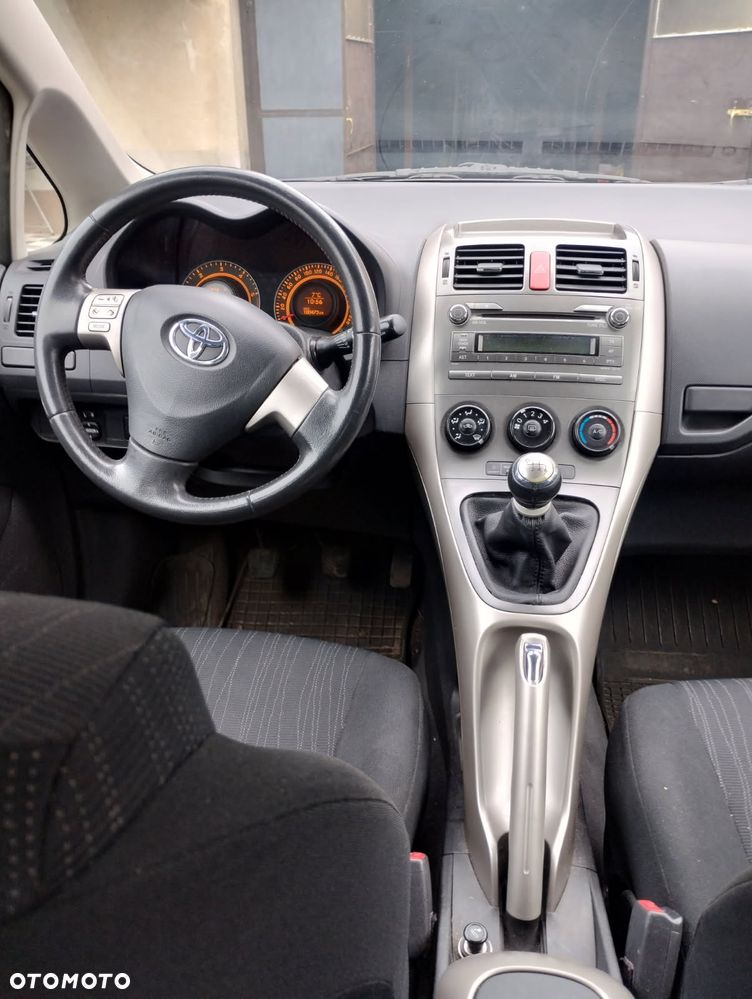 Toyota Auris 2.0 D-4D - 7