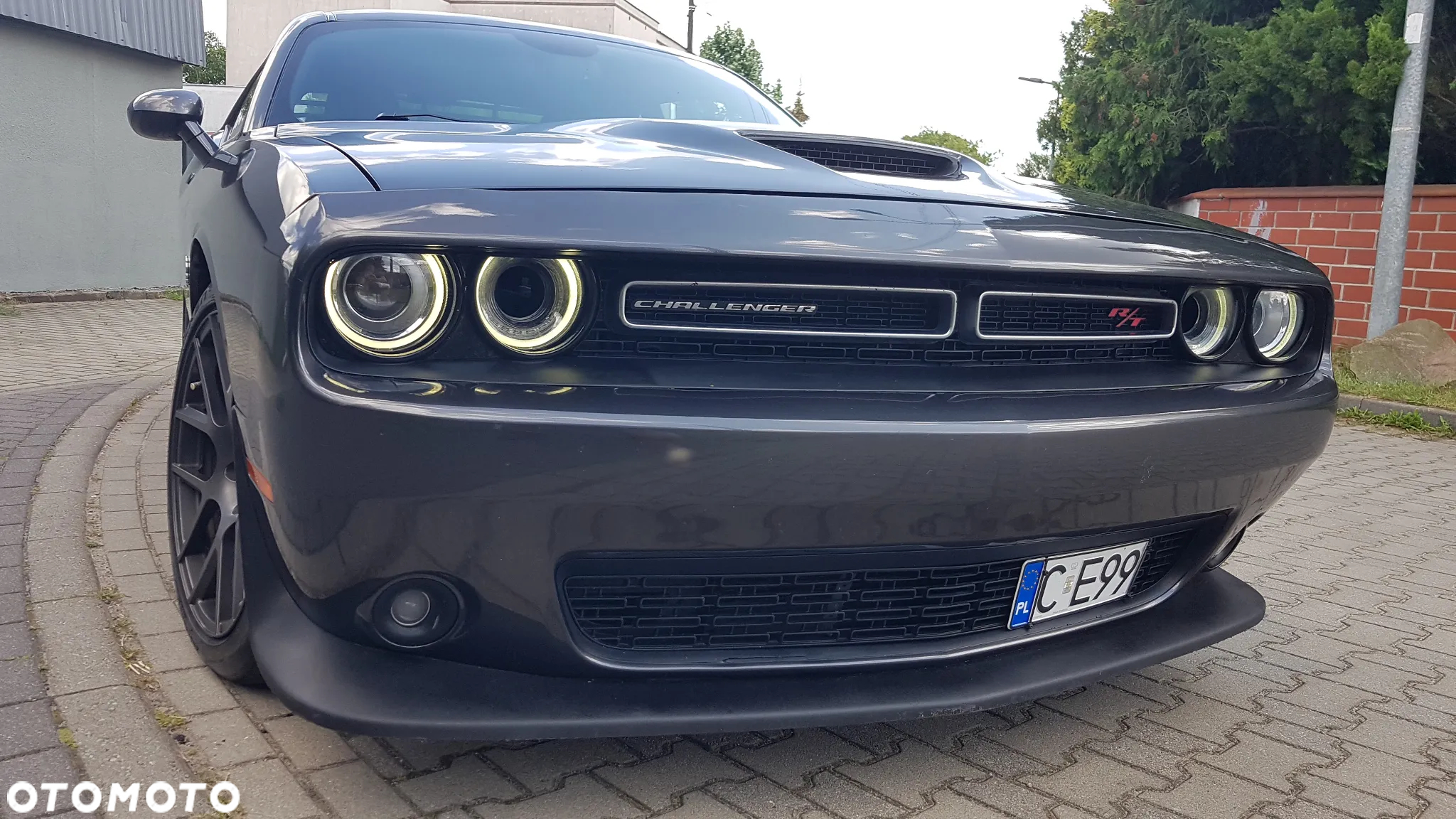 Dodge Challenger - 28