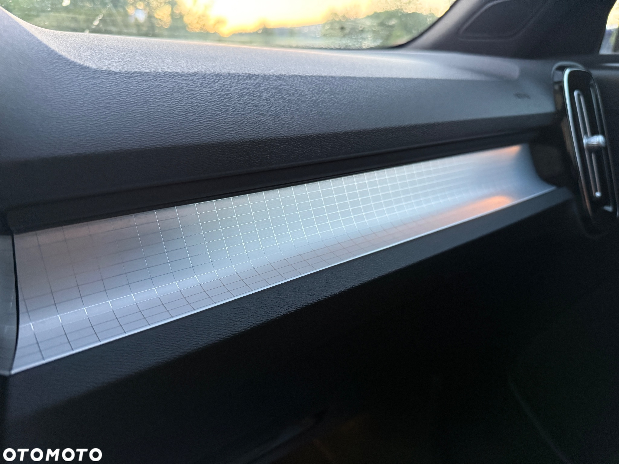 Volvo XC 40 B3 Ultimate Dark - 33