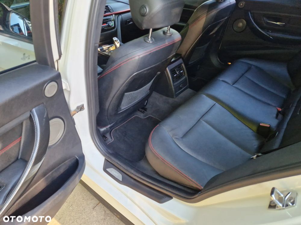 BMW Seria 3 335i Edition Sport - 17
