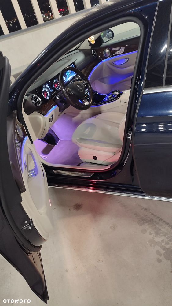 Mercedes-Benz Klasa E 300 9G-TRONIC Exclusive - 15
