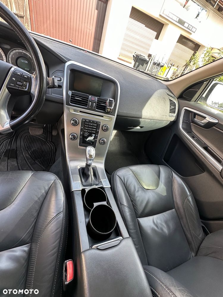 Volvo XC 60 T6 AWD R-Design - 6