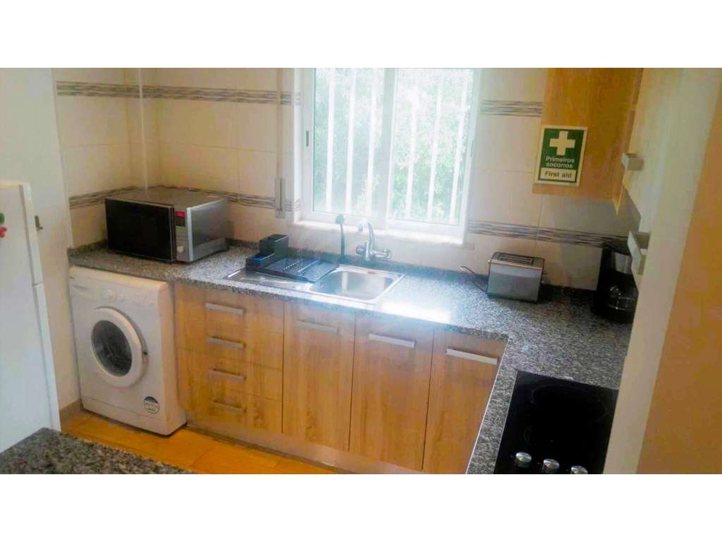 Apartamento acolhedor situado a apenas 400 metros da Praia do Forte... - Grande imagem: 5/24