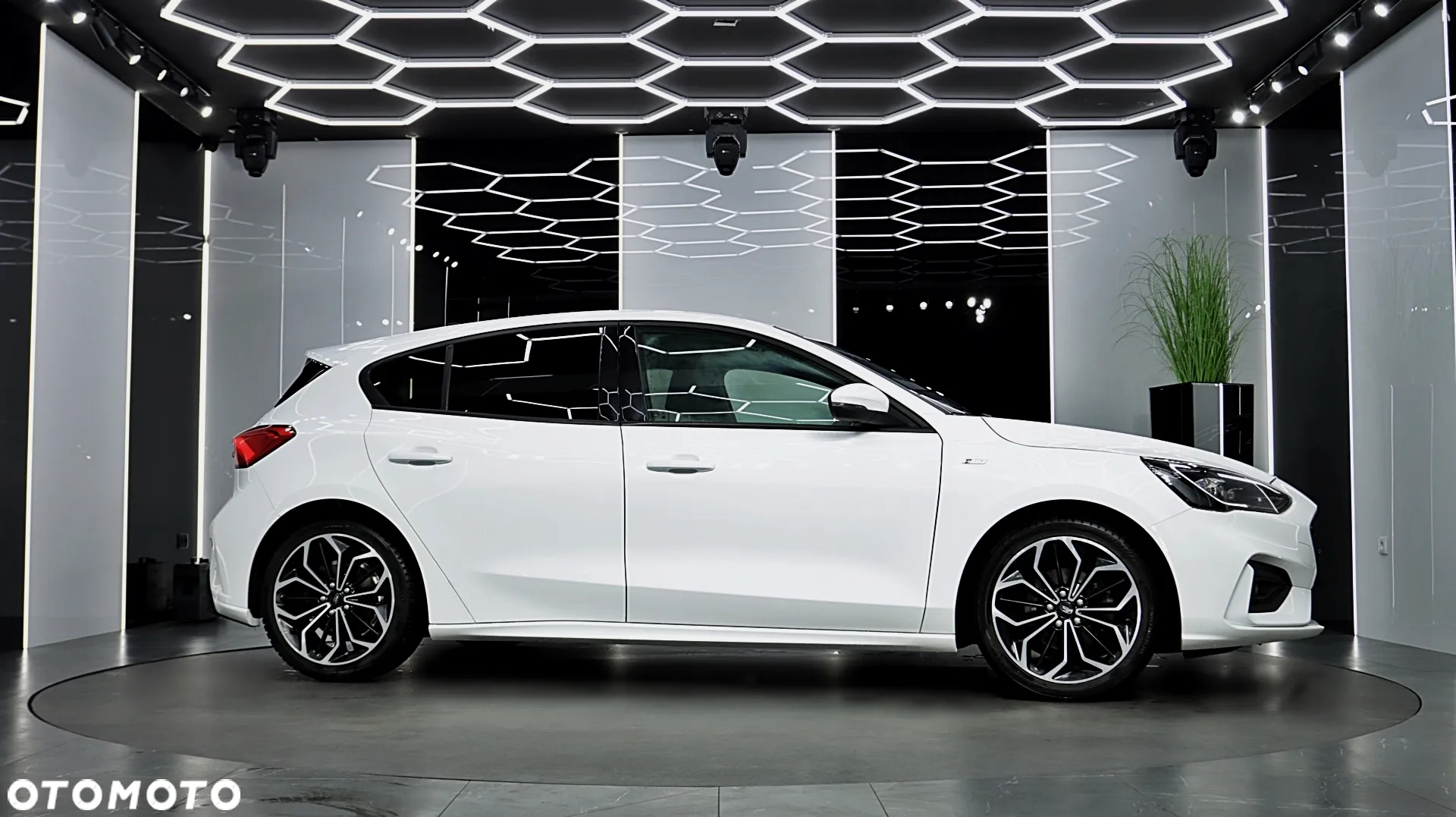 Ford Focus 1.5 EcoBoost ST-Line - 12