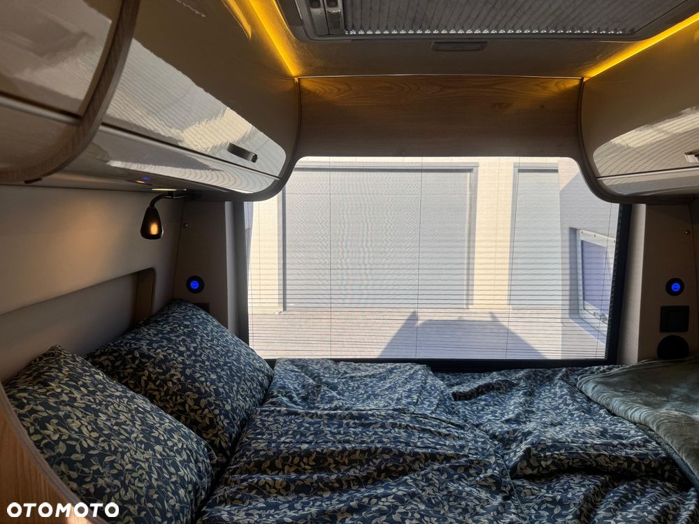 Mercedes-Benz Sprinter 319 Kamper - 10