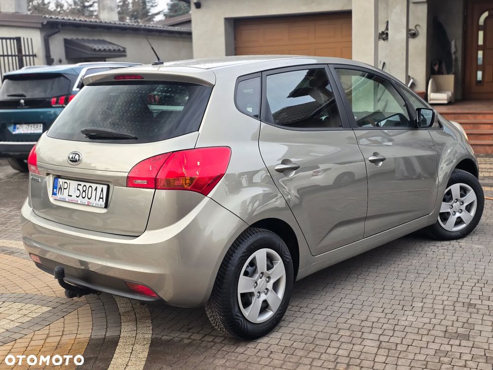 Kia Venga - 10