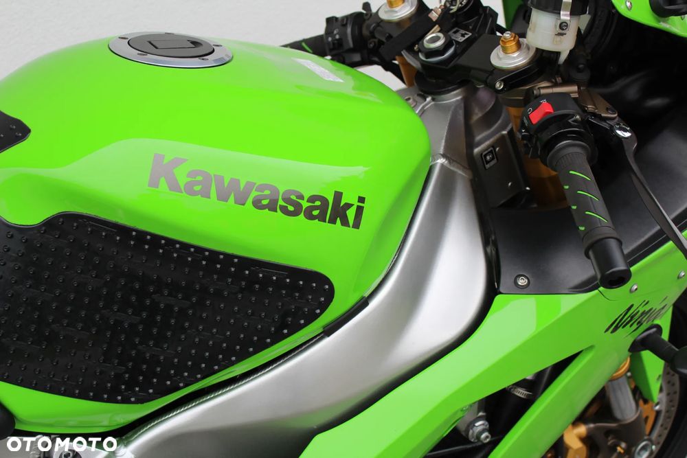 Kawasaki ZXR - 16