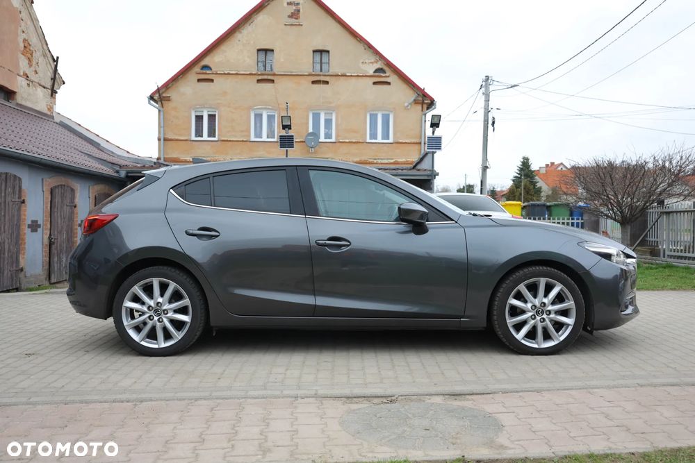 Mazda 3 - 4
