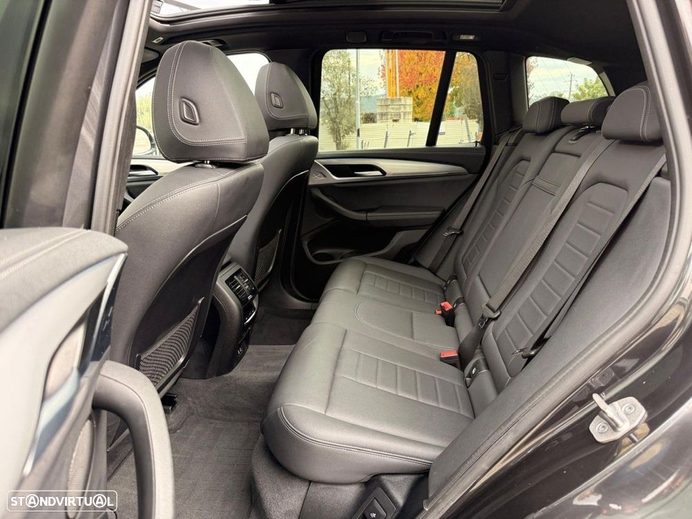 BMW iX3 Inspiring - 12