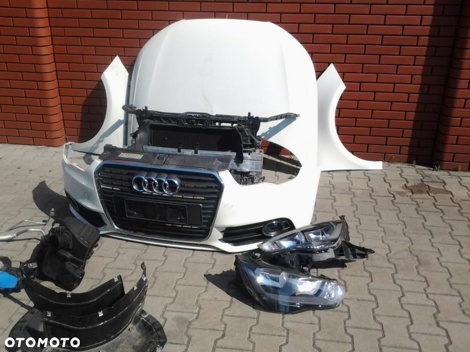 MASKA BŁOTNIK ZDERZAK REFLEKTOR LAMPA AUDI A1 lb9a - 1