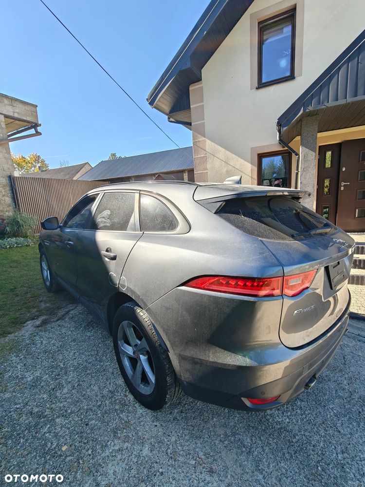 Jaguar F-Pace - 6
