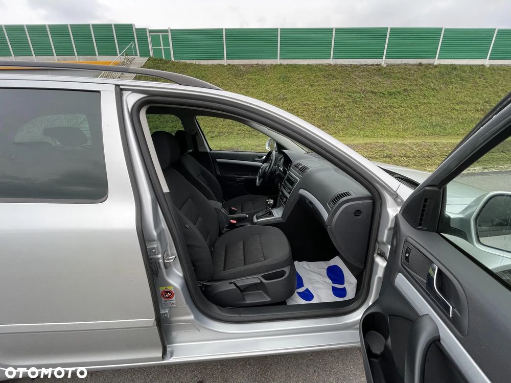 Skoda Octavia 2.0 TDI DPF Family Plus DSG - 17