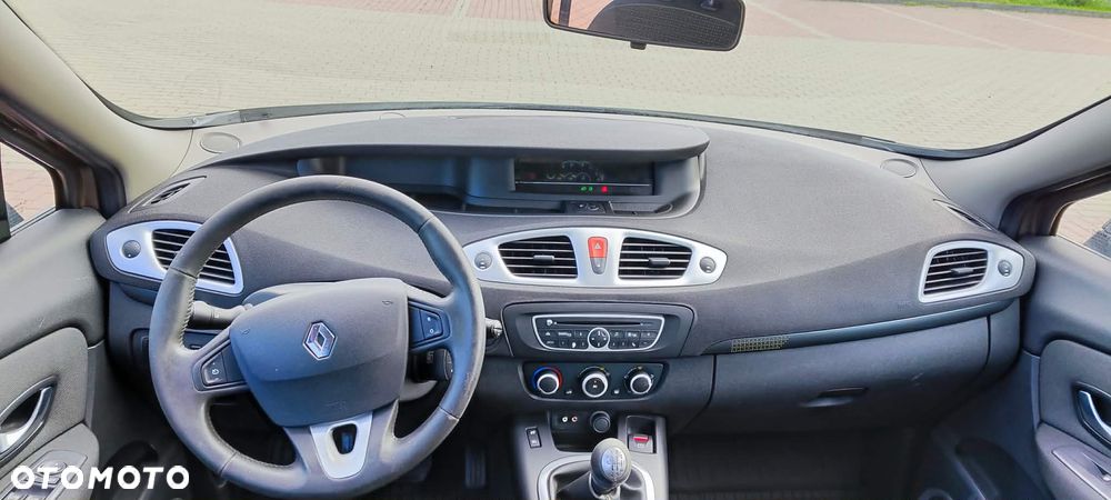 Renault Scenic - 17